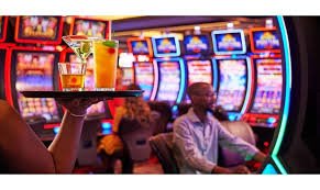 Live roulette wheel and dealer in tisu studio